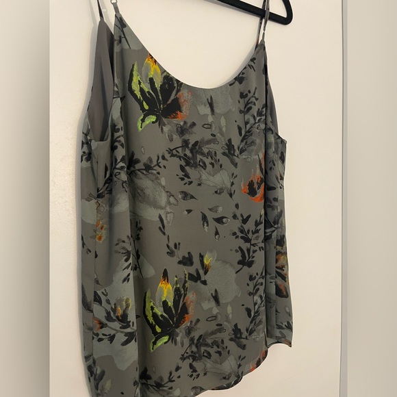 Babaton Everly Grey Floral Camisole, Size Large. - Picture 5 of 7